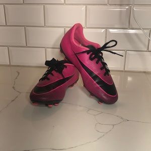 Nike Soccer cleats youth size 5.5 pink/ black